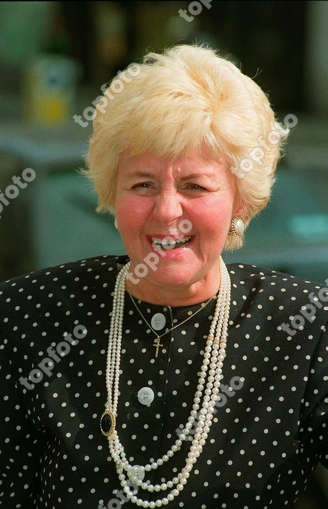 LYNNE PERRIE British Actress Former Star Of Coronation Street