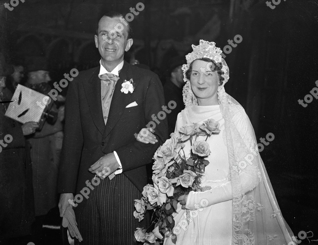 Parliamentary wedding at St Clement Danes . Stockport member ' s ...