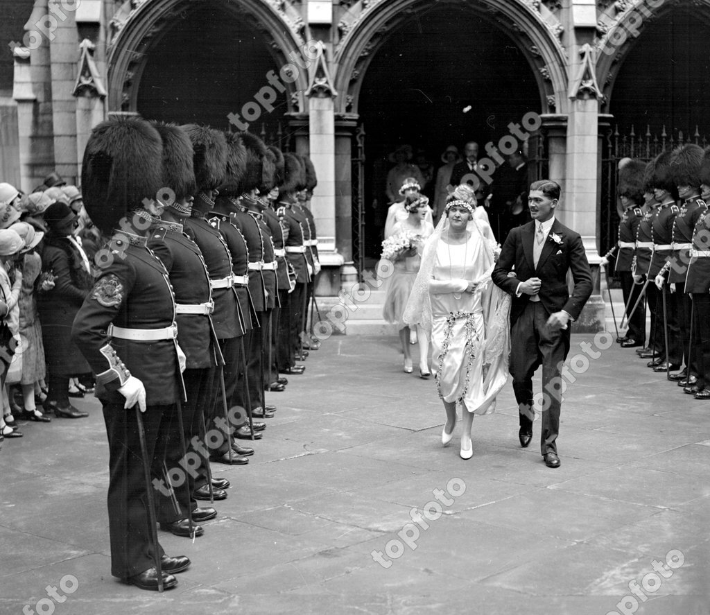 Wedding of Mr John Carew-Pole and Miss Cynthia Burns at St Margaret's ...