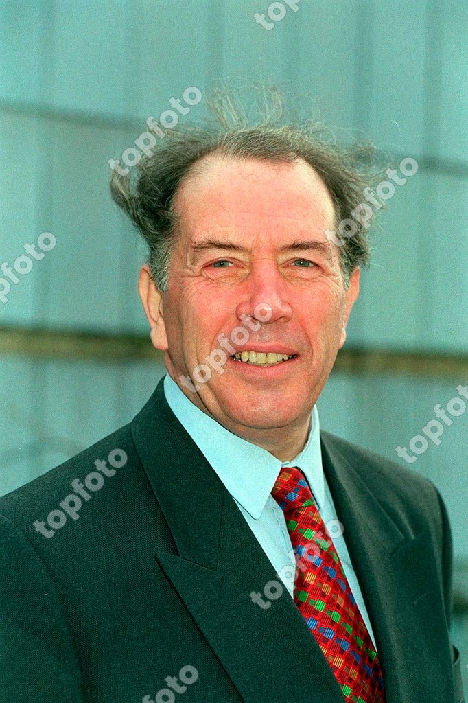 Donald Maccormick British Broadcaster And Presenter Born Glasgow Scotland Presenter Of The World Today One Of The Many Programmes Which Will Be On The Bbc S 24 Hour News Station Bbc World Universal