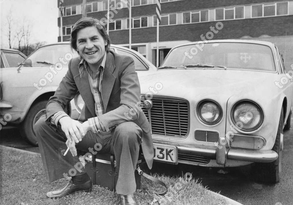 Alan Price, former member of The Animals pop group, visits his native  Tyneside to promote his forthcoming movie 'Alfie Darling'. 22/04/75 -  TopFoto