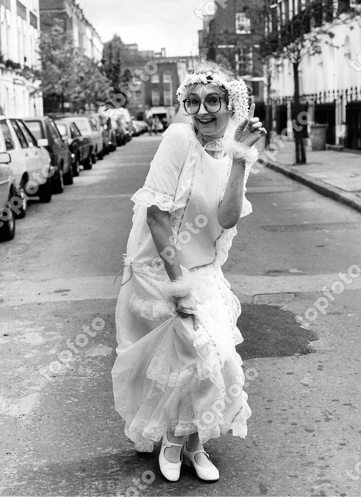 Su Pollard Tv Actress From Hi De Hi In Wedding Dress In Street On Wedding Day To Peter Keogh 40 Topfoto