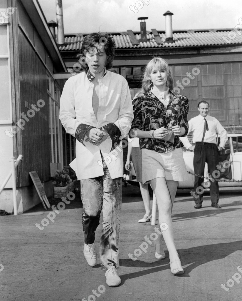 Mick Jagger With Girlfriend Marianne Faithfull 1970 Topfoto