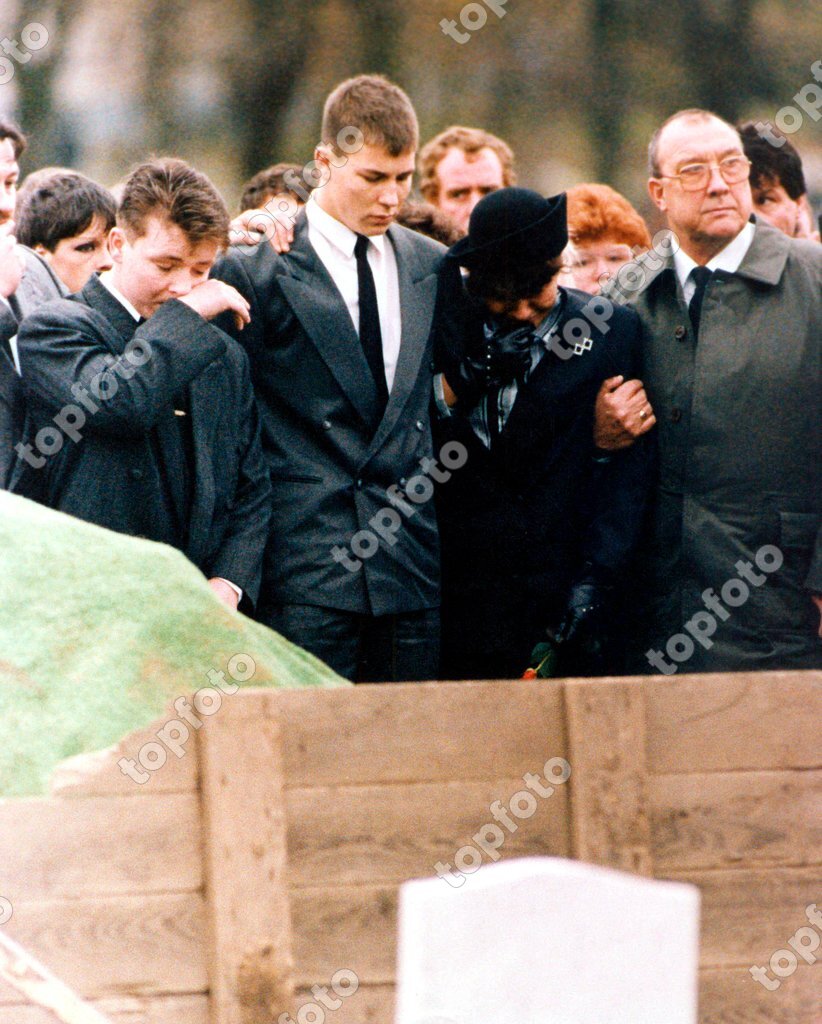 Dominic Murray Is Overcome With Emotion At The Funeral His Girlfriend