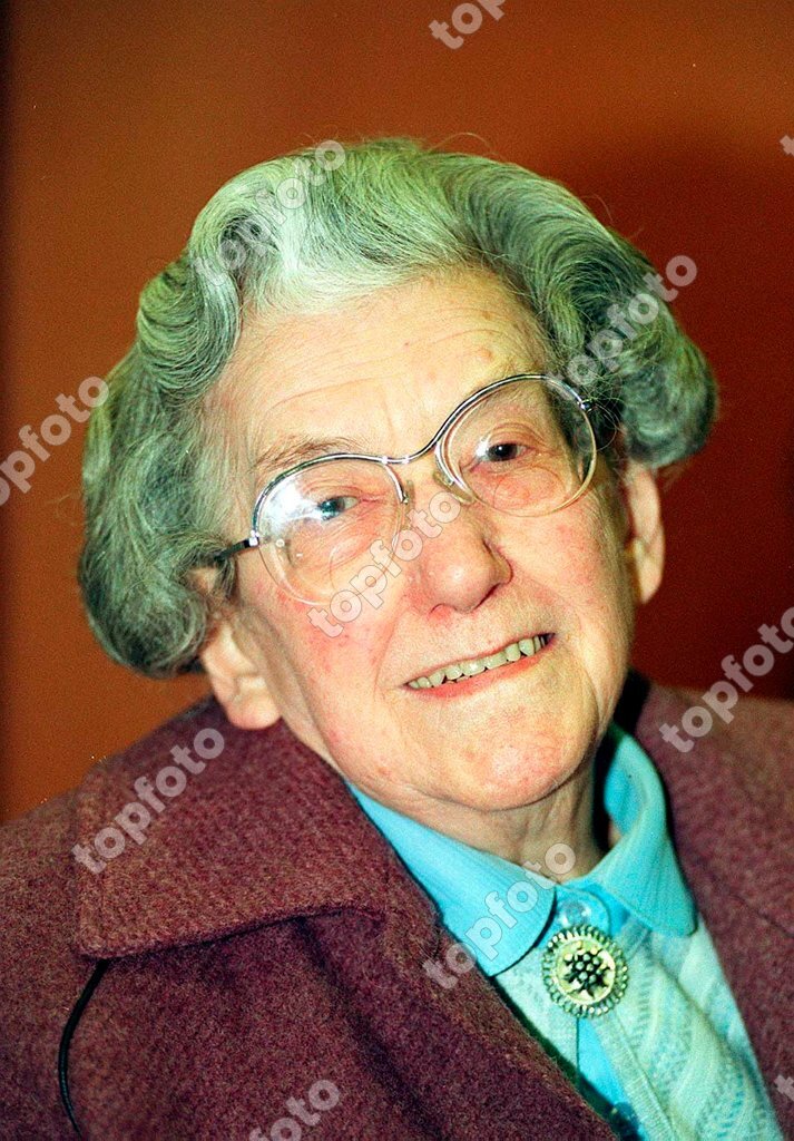 Titanic survivor Eva Hart 15/2/96 who died yesterday, peacefully in a  hospice, at the