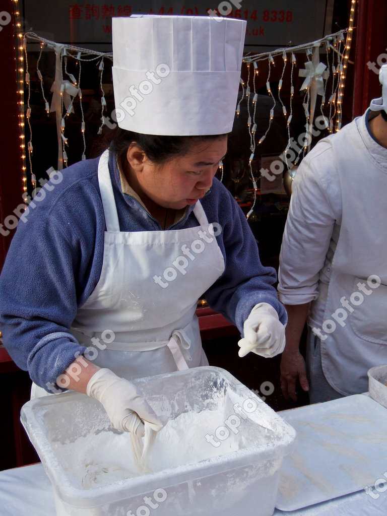 Dragon S Beard Candy Being Prepared In London S Chinatown For The Chinese New Year Celebrations Credit Marie Louise Avery Thepicturekitchen Topfoto Topfoto