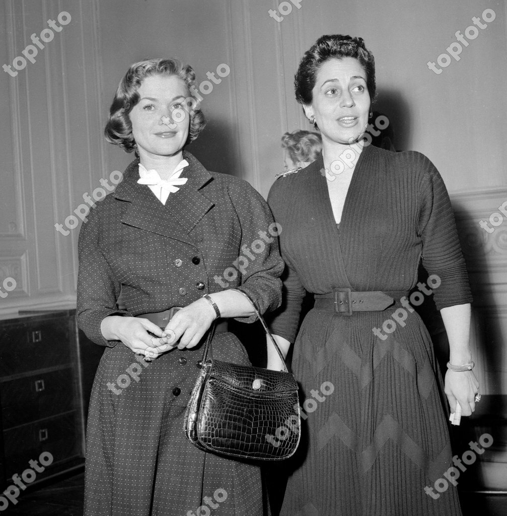 Françoise Giroud And Simone Simon During A Cocktail At Gallimard. Paris 