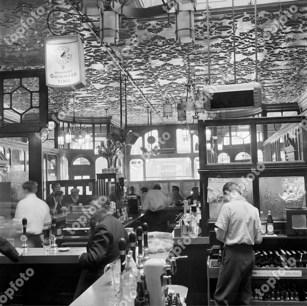 public-house-edgware-road-london-1960-1965-the-ornate-interior-of