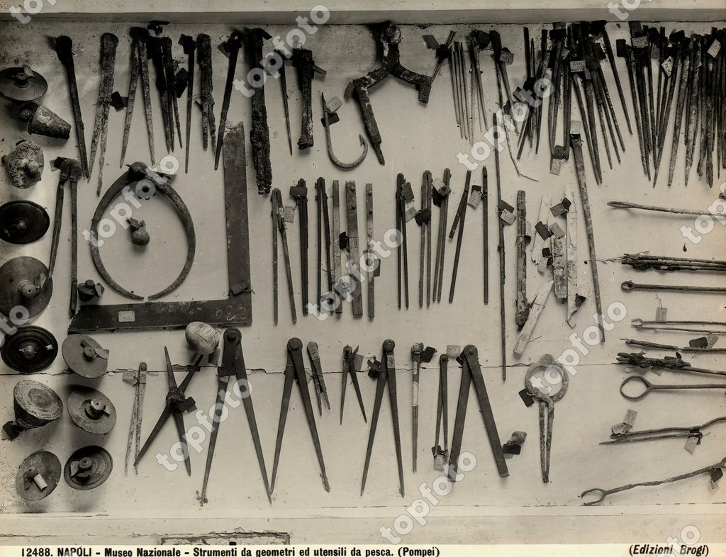 Geometrical instruments and fishing tools found in Pompeii