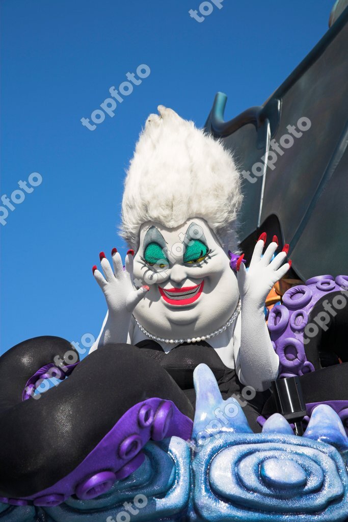 Ursula, Little Mermaid Character, Disney Dreams Come True Parade, Magic ...