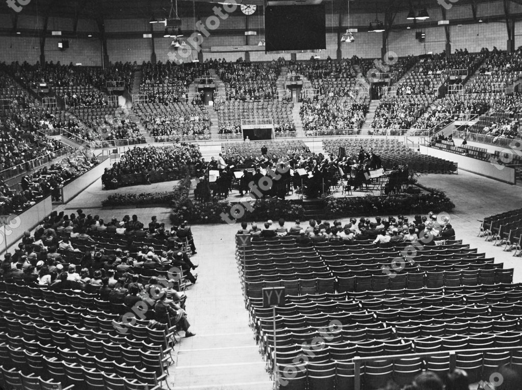 The opening of the London music festival at Harringay arena, Britain's ...